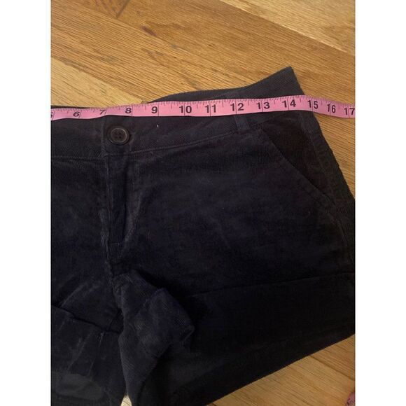 Motivi, women's black corduroy, casual cotton low rise, rolled hem shorts size 2 - Picture 6 of 8